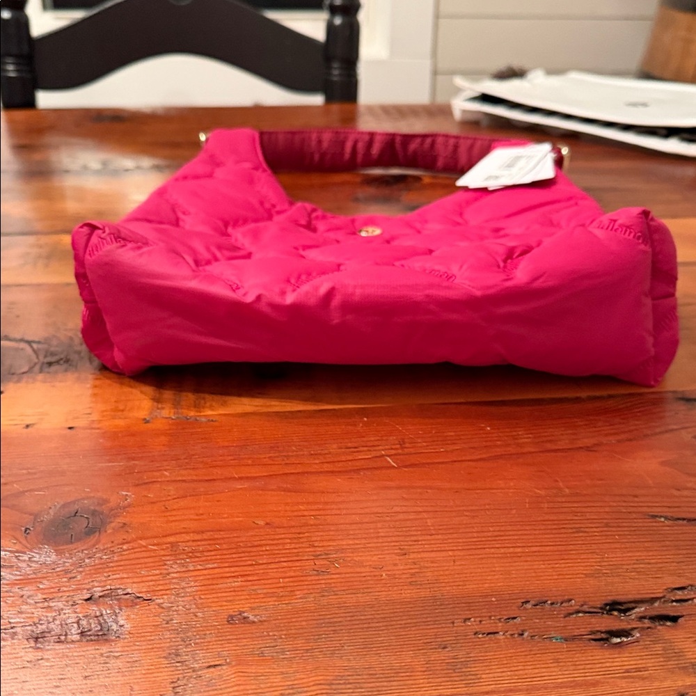 Lululemon Athletica Vibrant Pink Berry Quilted puffer Shoulder Bag NEW - Picture 2 of 7